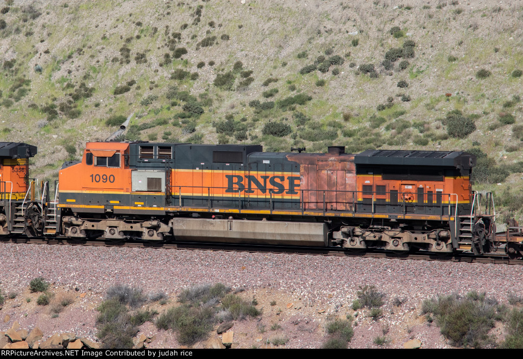 BNSF 1090